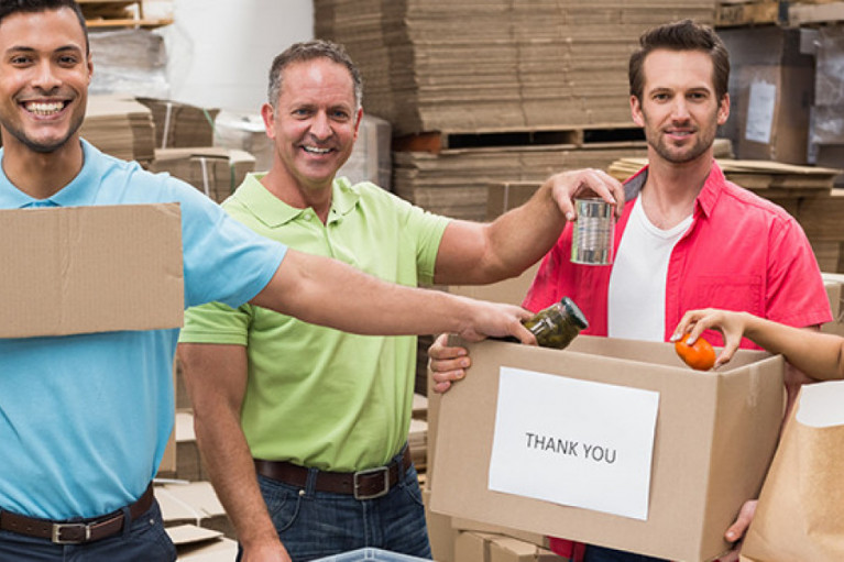 Feeding the Island Food Drive: Makers Nutrition Gives Back to the Community