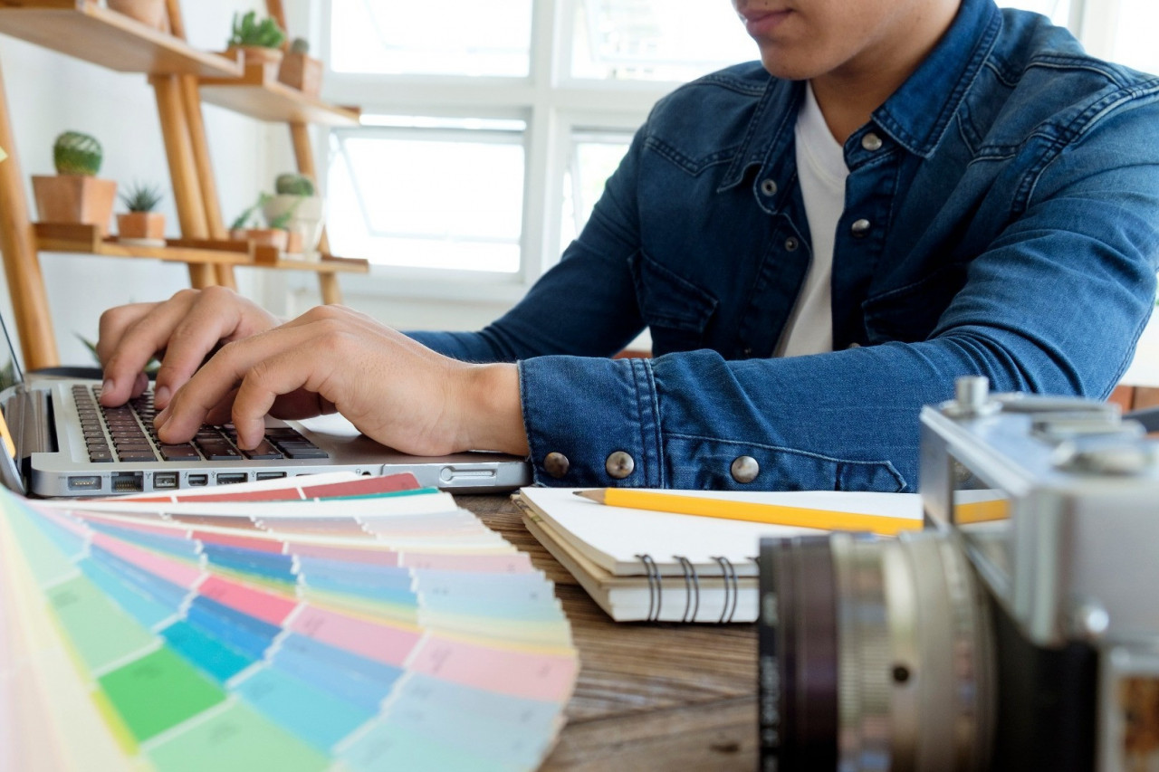 Custom Vitamin Graphic Design and Packaging Services