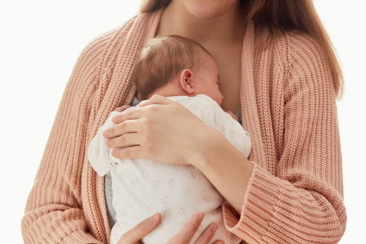 Nurturing New Beginnings: A Guide to Postpartum Supplement Manufacturing for Mothers