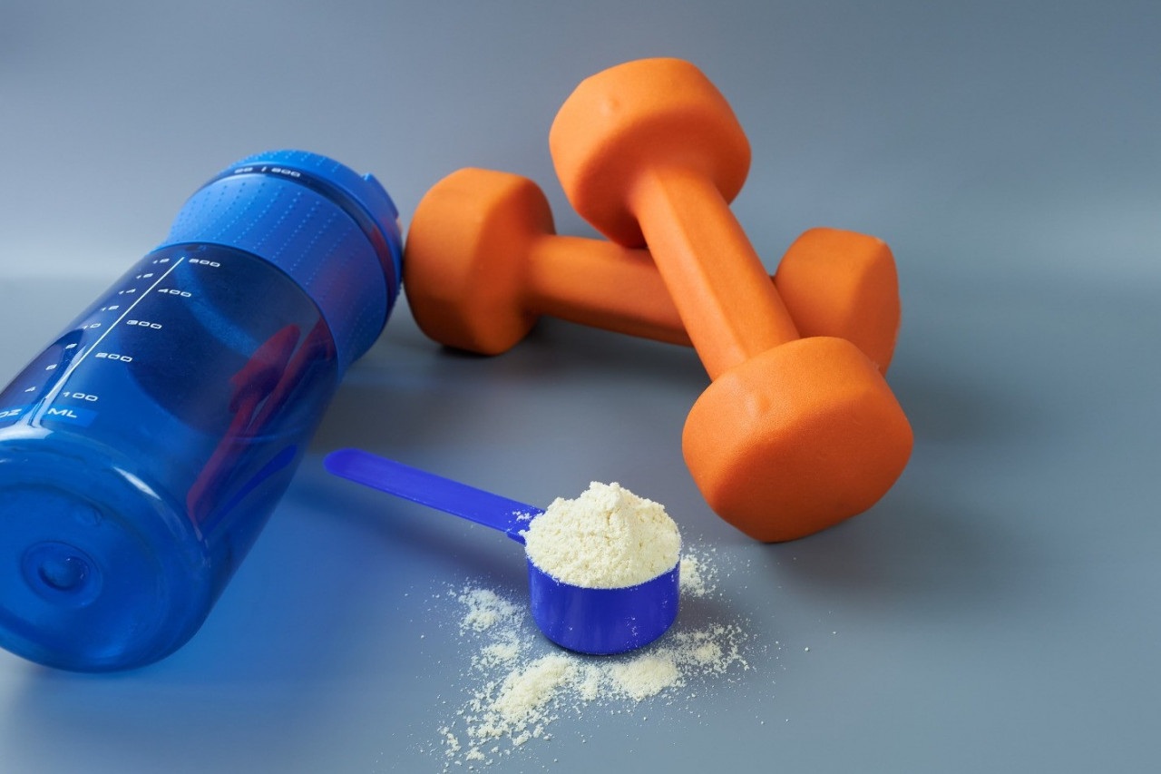 Taking the Plunge: Elevate Your Game with Makers Nutrition’s Premier Sports Nutrition Supplements