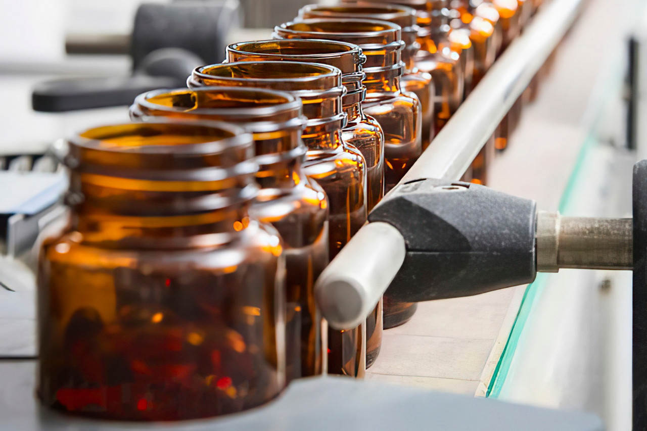 Why Full-Service Supplement Manufacturing is Key to Your Brand’s Success in 2025