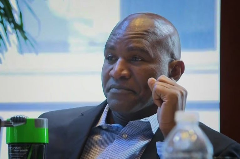 Evander Holyfield Meets with Makers Nutrition Back in the Game