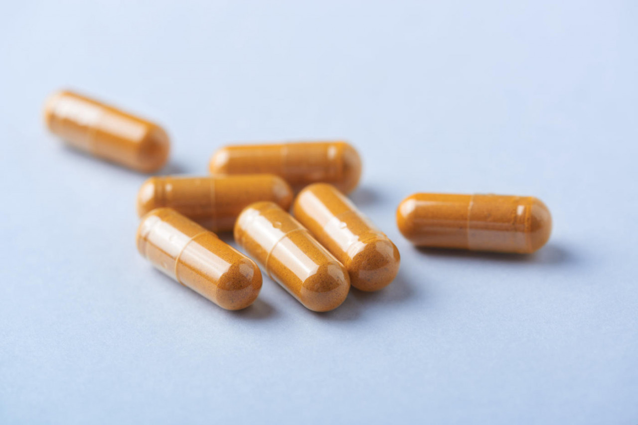 Makers Nutrition Manufactures High Quality Custom Turmeric Capsules and Powder